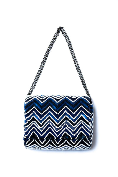 Santi（サンティ）のクラッチ結婚式やパーティーにぴったりのレンタルアイテム。