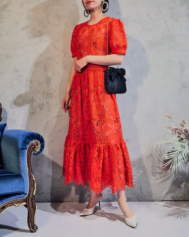 Self - Portrait（セルフ・ポートレート）のミディドレス結婚式やパーティーにぴったりのレンタルアイテム。