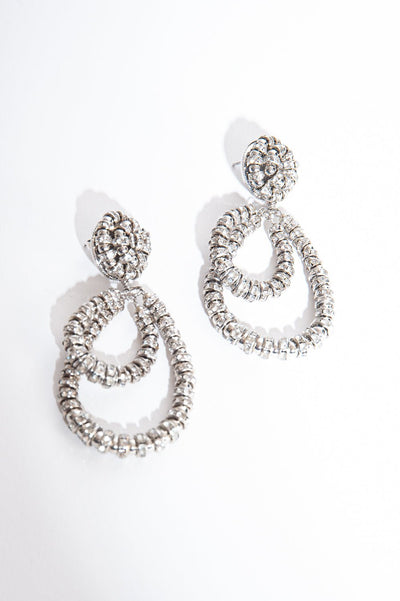 Shashi（シャシ）のピアス結婚式やパーティーにぴったりのレンタルアイテム。