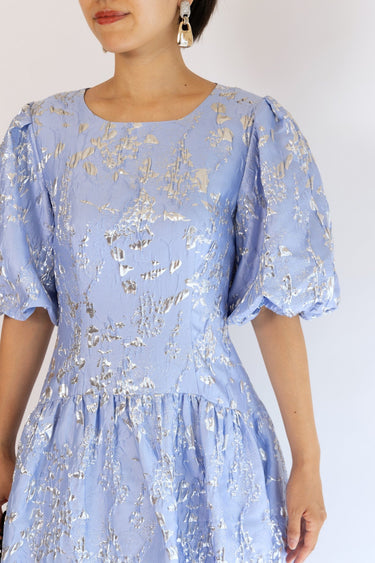 Simkhai（シンカイ）のミディドレス結婚式やパーティーにぴったりのレンタルアイテム。