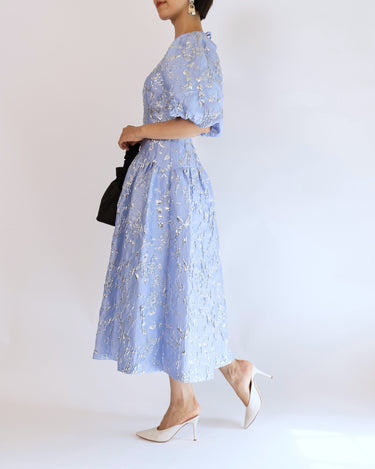 Simkhai（シンカイ）のミディドレス結婚式やパーティーにぴったりのレンタルアイテム。