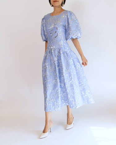 Simkhai（シンカイ）のミディドレス結婚式やパーティーにぴったりのレンタルアイテム。