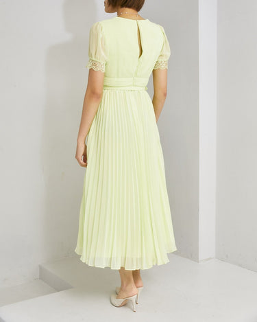 Self - Portrait（セルフ・ポートレート）のロングドレス結婚式やパーティーにぴったりのレンタルアイテム。