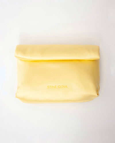 Stine Goya（スティーヌ ゴヤ）のクラッチ結婚式やパーティーにぴったりのレンタルアイテム。