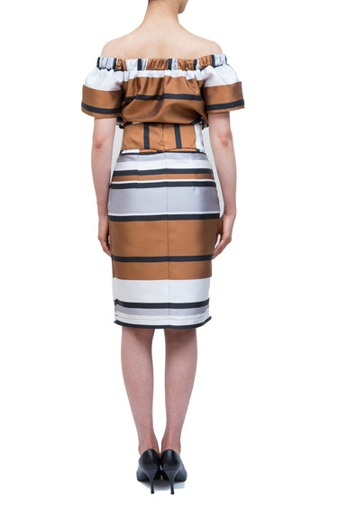 Vicolo（ヴィコロ）のひざ丈ドレス結婚式やパーティーにぴったりのレンタルアイテム。