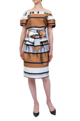 Vicolo（ヴィコロ）のひざ丈ドレス結婚式やパーティーにぴったりのレンタルアイテム。