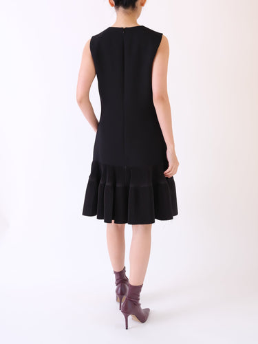 Victoria Victoria Beckham（ヴィクトリア ヴィクトリア ベッカム）のひざ丈ドレス結婚式やパーティーにぴったりのレンタルアイテム。