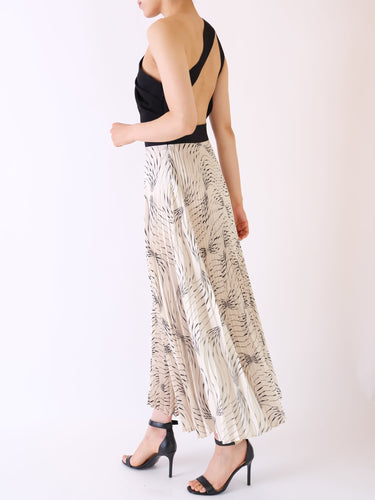 Victoria Victoria Beckham（ヴィクトリア ヴィクトリア ベッカム）のロングドレス結婚式やパーティーにぴったりのレンタルアイテム。