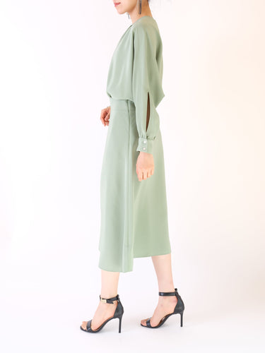 Victoria Victoria Beckham（ヴィクトリア ヴィクトリア ベッカム）のミディドレス結婚式やパーティーにぴったりのレンタルアイテム。