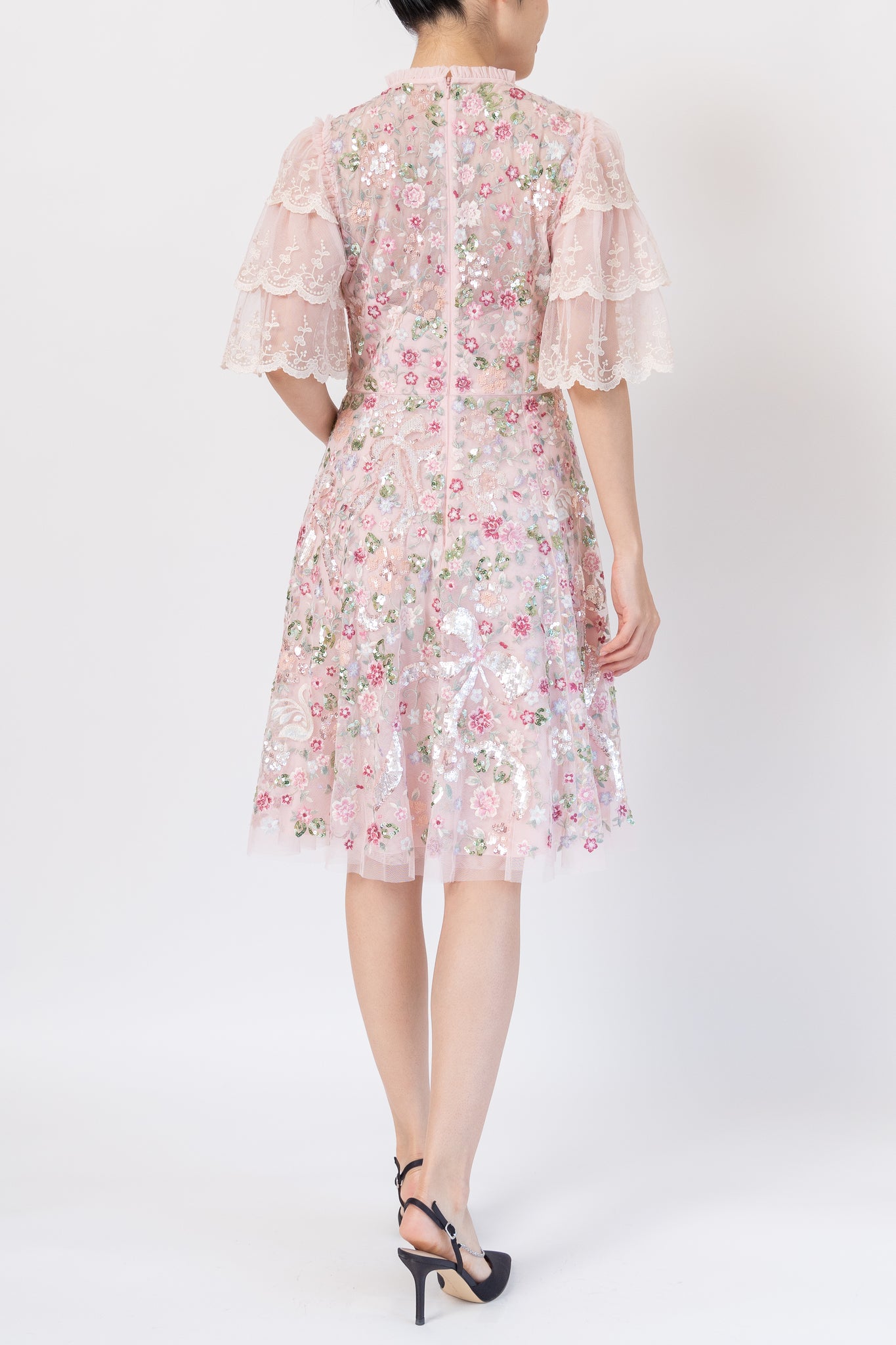 スパンコール リボン スワン 草花刺繍 レース装飾 ドレス
